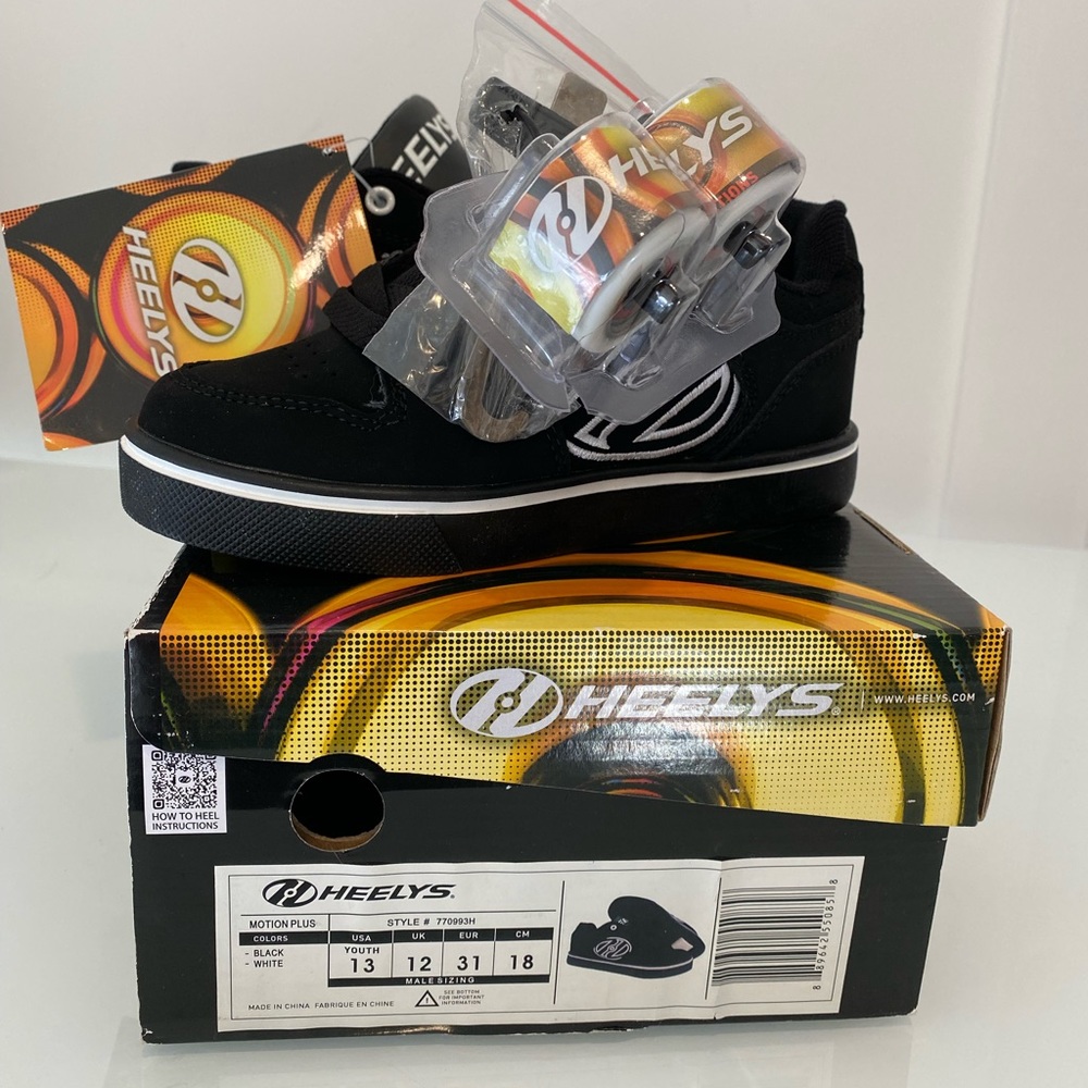 Heely youth 13 NWT shoes